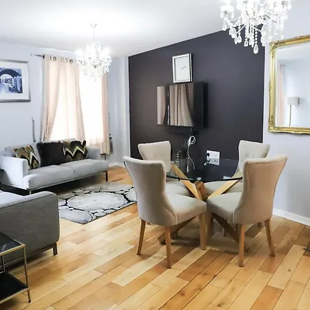 Great Location, Direct Links To London Bridge! Apartment